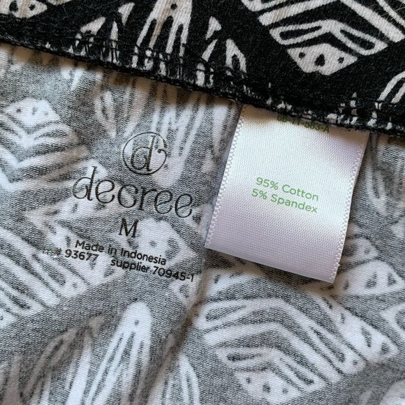 Decree Black & White High Waisted Skater Skirt Juniors Size Medium - Picture 5 of 6